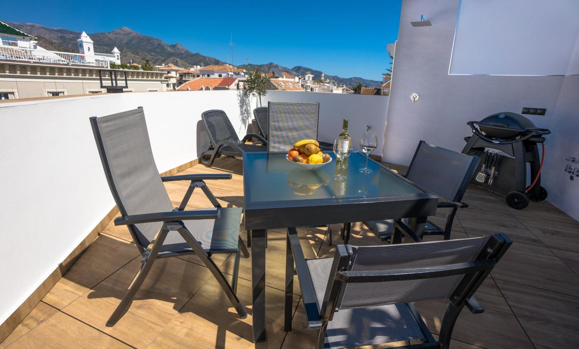 Apartamentos Kronox Нерха Екстериор снимка
